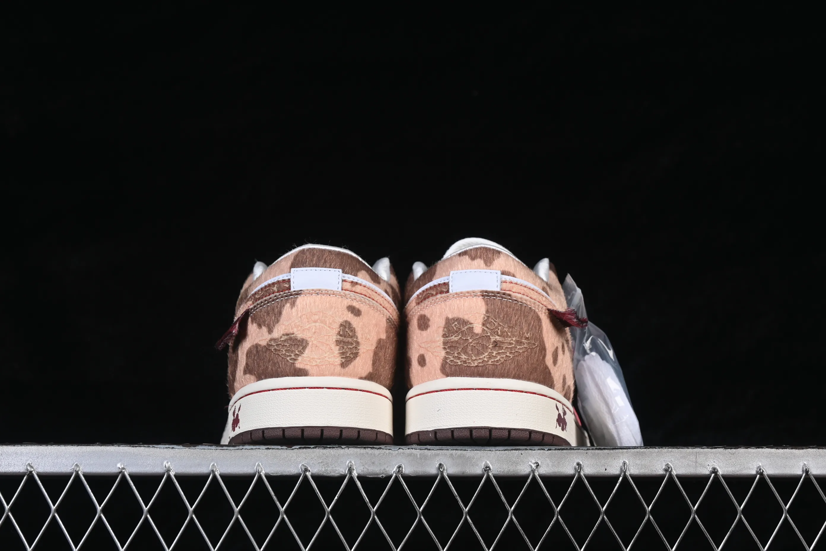 All categories Air Jordan Jordan series basketball shoes Air Jordan 1 Low Air Jordan 1 Low AJ1 Joe 1 Year of the Horse limited low-top retro cultural basketball shoes IQ5321-121